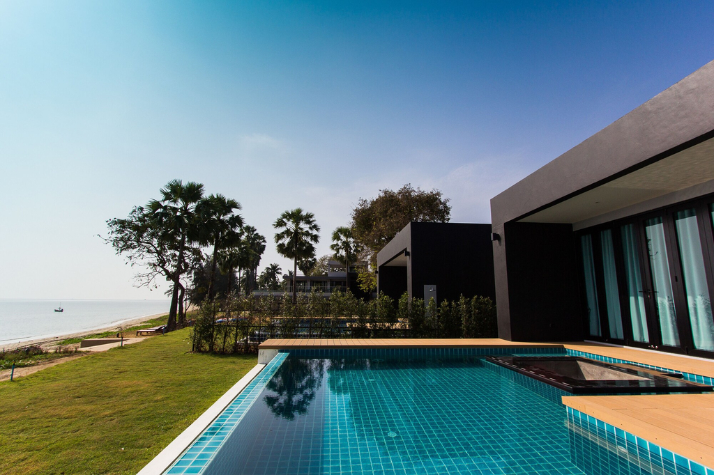 Sunshine Paradise Resort, Thap Sakae