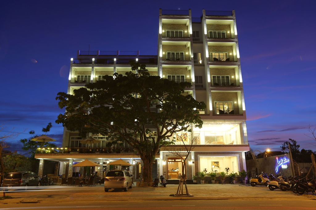 Jazz Hotel, Sơn Trà
