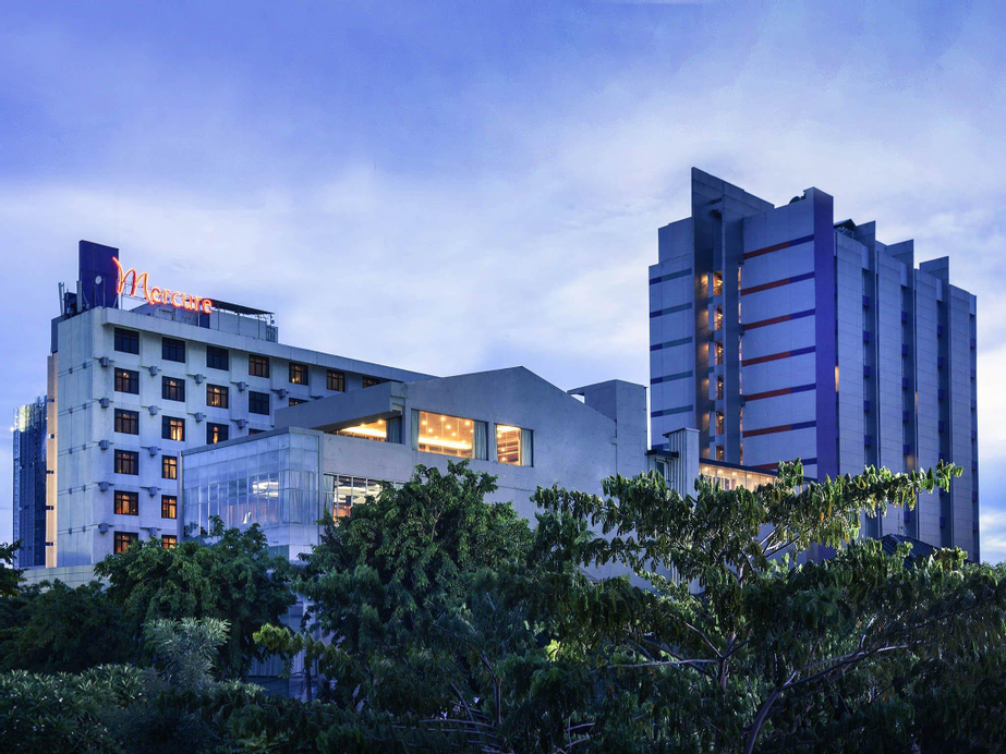 Mercure Surabaya, Surabaya