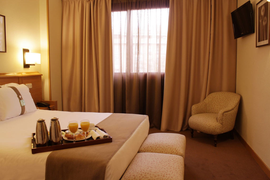 Holiday Inn Madrid - Pirámides, Madrid