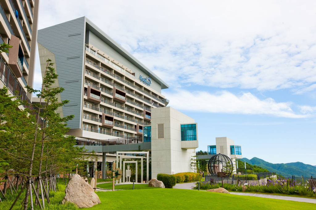 High1 Condominium, Jeongseon