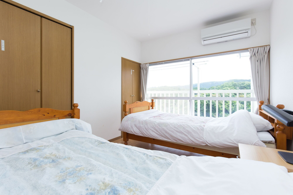 Hull House, Shimoda