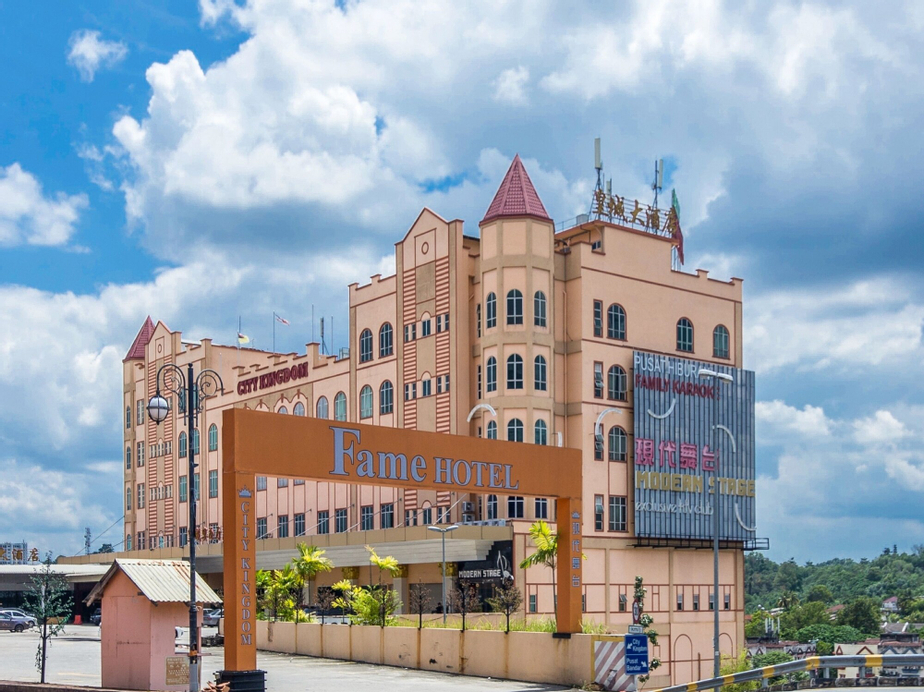 OYO 776 Fame Hotel, Seremban