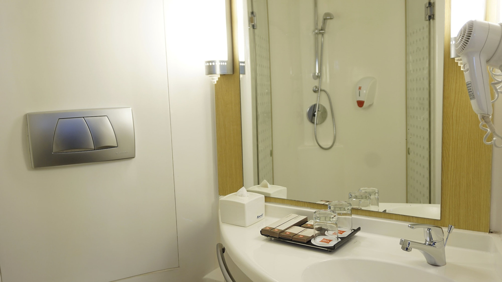 ibis Jakarta Sentral Cawang (temporarily closed), South Jakarta