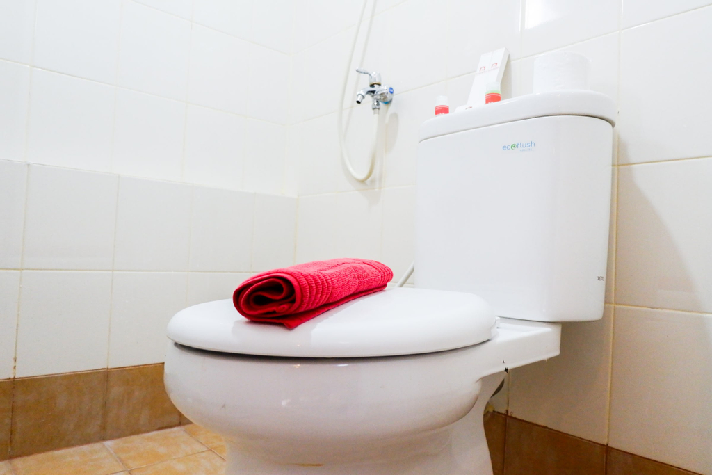 Modern and Comfy Design 2BR Bassura City Apartment By Travelio, Jakarta Timur
