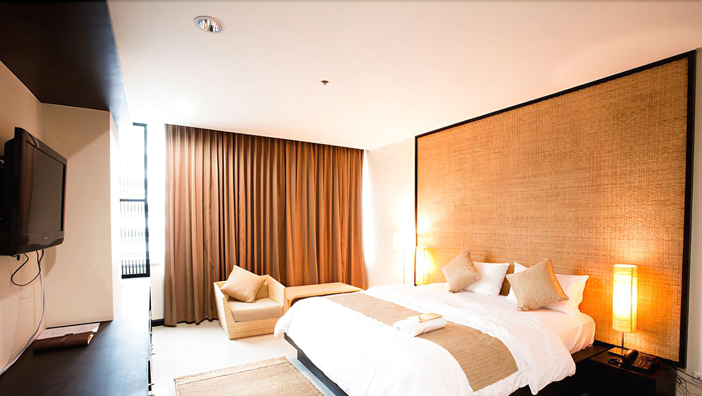 Swutel Hotel, Wattana