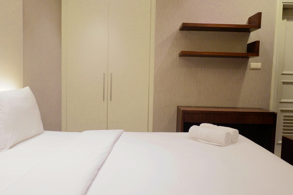 Luxury 2BR The Bellezza Apartment with City View By Travelio, Jakarta Selatan