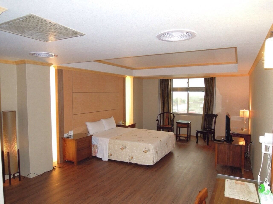 San Ho Business Hotel, Yulin