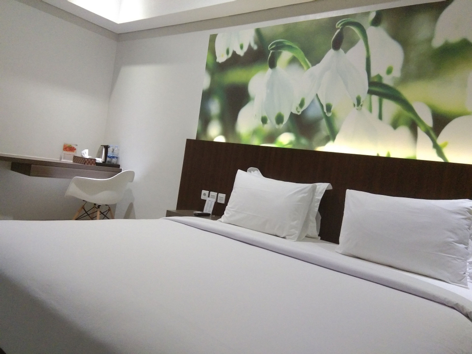 Emerald Hotel, Mimika