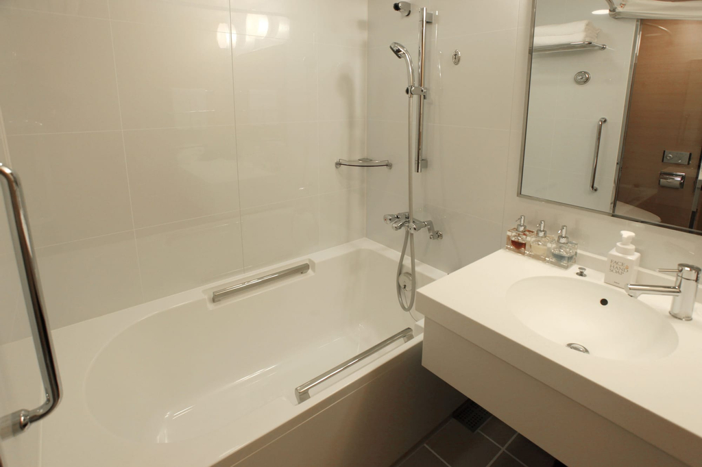 Bathroom 12