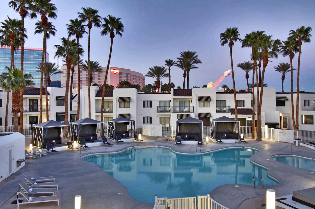 Serene Vegas, Clark