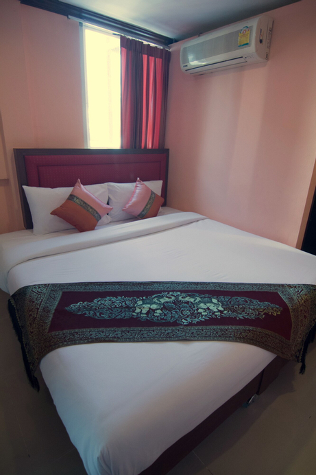 Sky Inn 1, Wattana