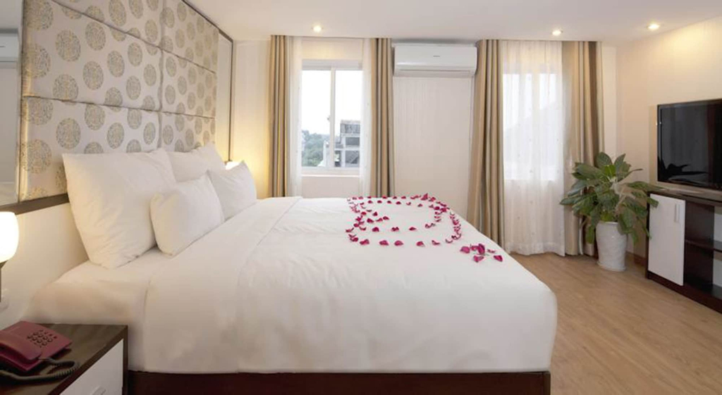 Rising Dragon Villa Hotel, Hoàn Kiếm