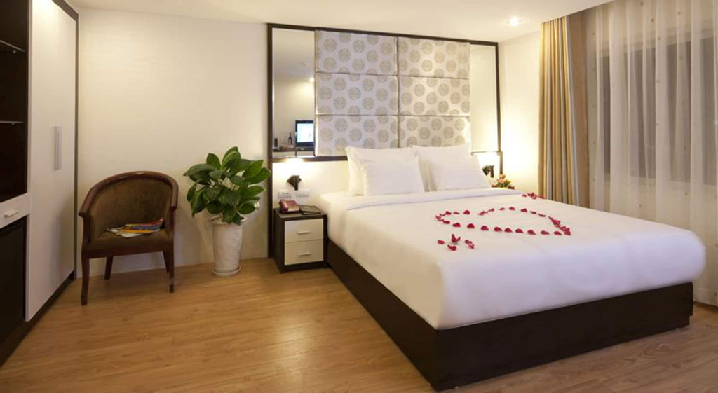 Rising Dragon Villa Hotel, Hoàn Kiếm
