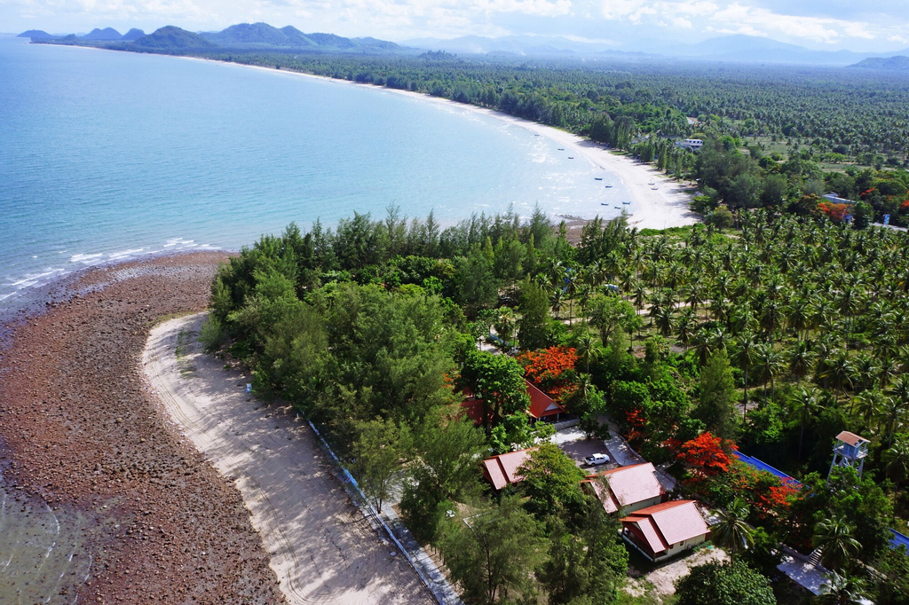 Rocky Point Resort, Thap Sakae