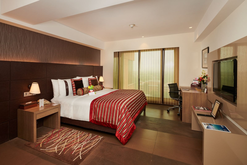 The LaLiT New Delhi, West