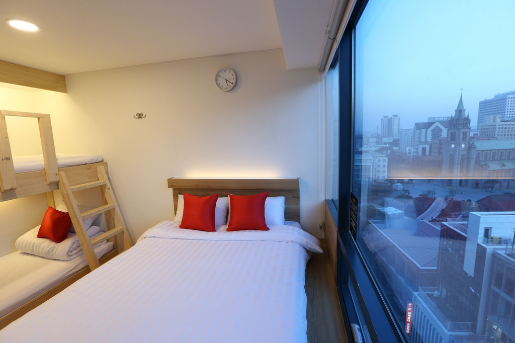 STEP INN Myeongdong 1, Jung