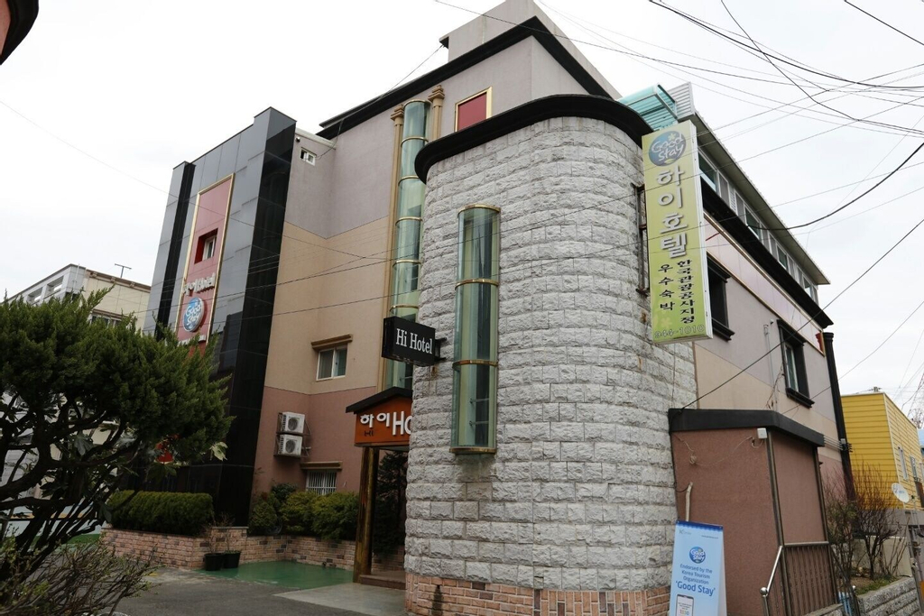 Hi Hotel, Dong