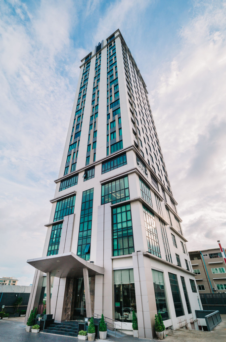 The Vertical Suite, Prawet