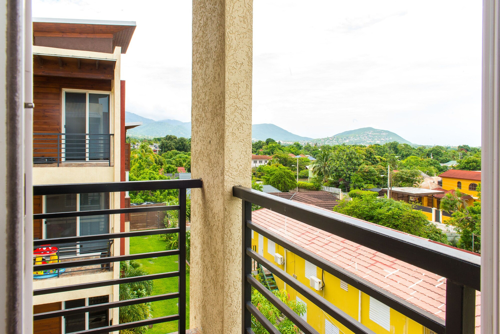 Kingston Modern Duplex Apartment,