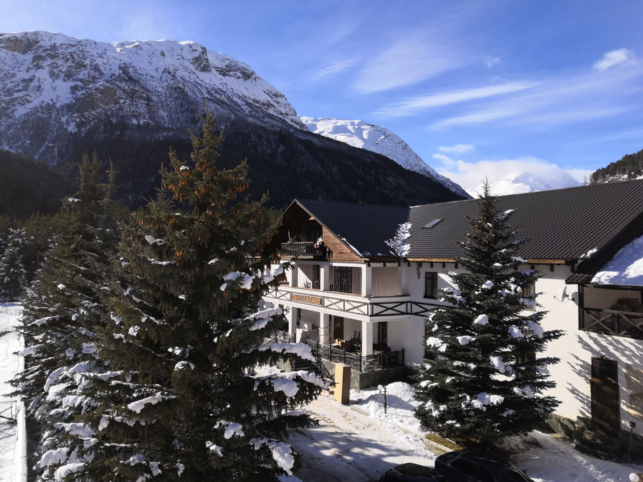 Elbrus HiLoft Hostel, El'brusskiy rayon