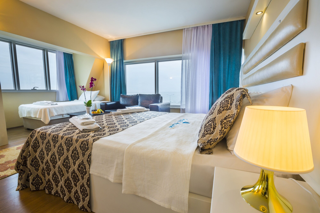 Hotel Arsen, Arsin