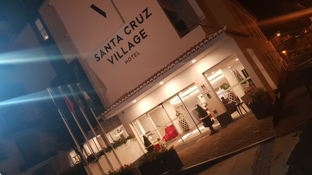 Santa Cruz Village Hotel, Santa Cruz
