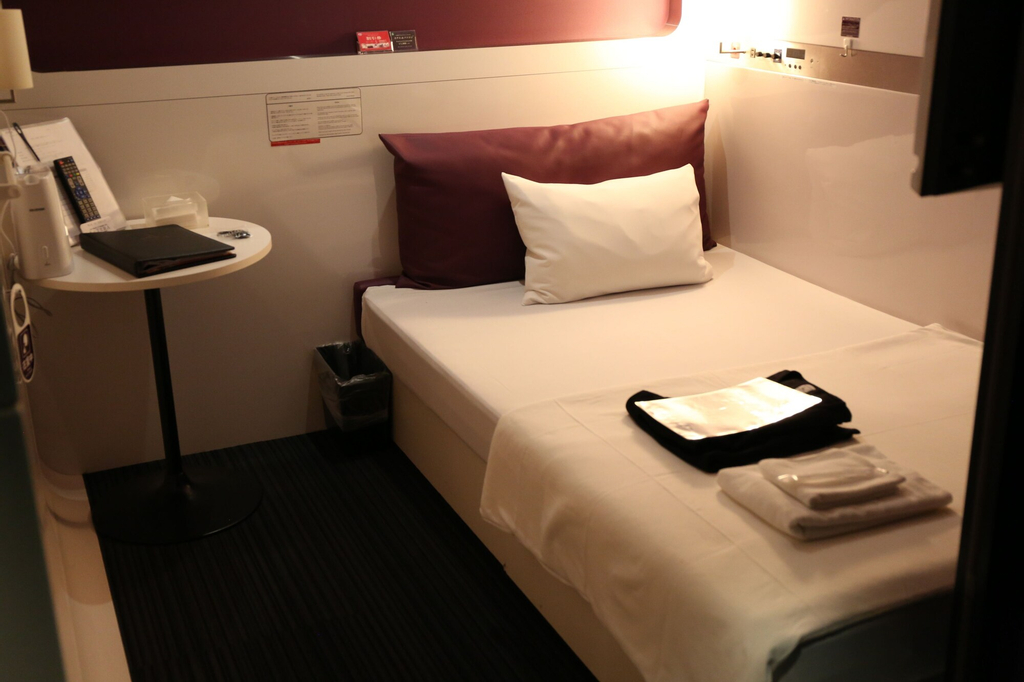 First Cabin Midousuji-Namba, Osaka