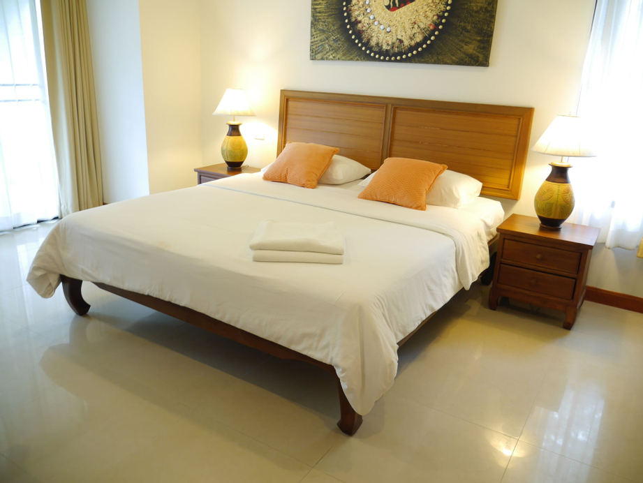 Surin Sabai, Pulau Phuket
