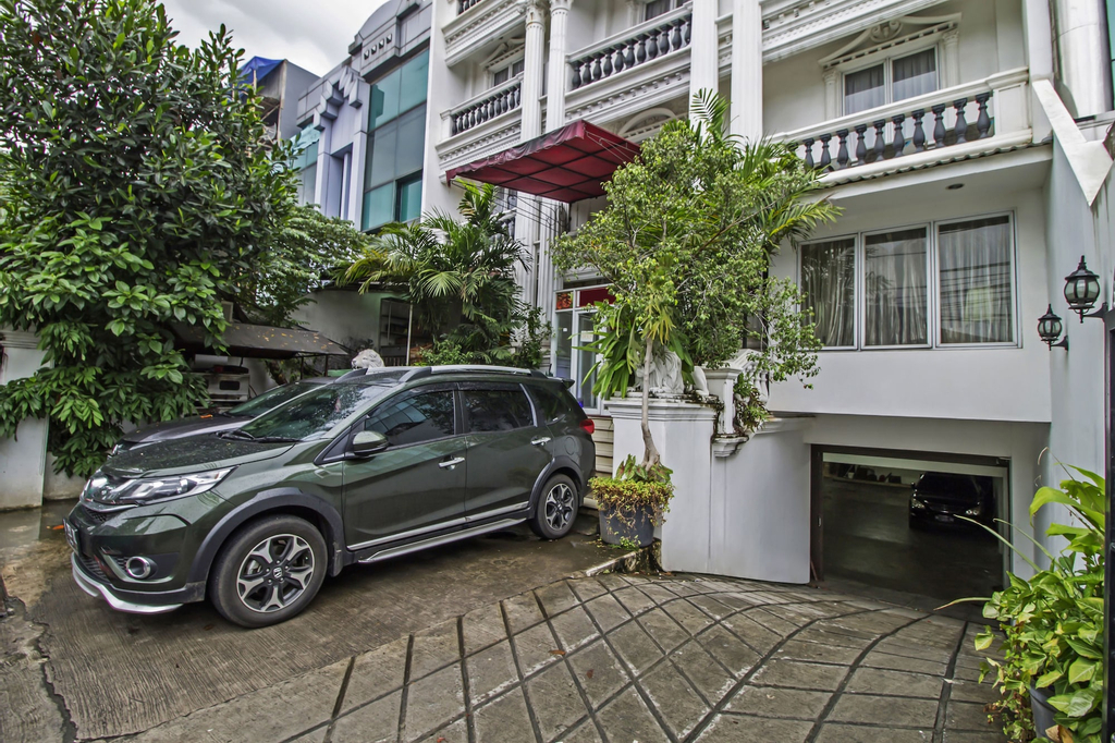 RedDoorz Plus @ Guntur Raya Setiabudi, South Jakarta