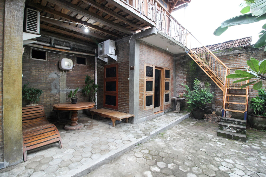 RedDoorz near Rumah Sakit Wirosaban, Yogyakarta