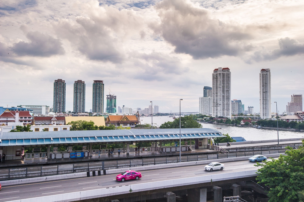 Glur Bangkok, Sathorn