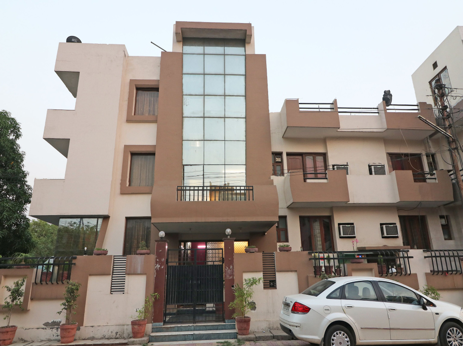 OYO 598 Hotel B K House, Gautam Buddha Nagar