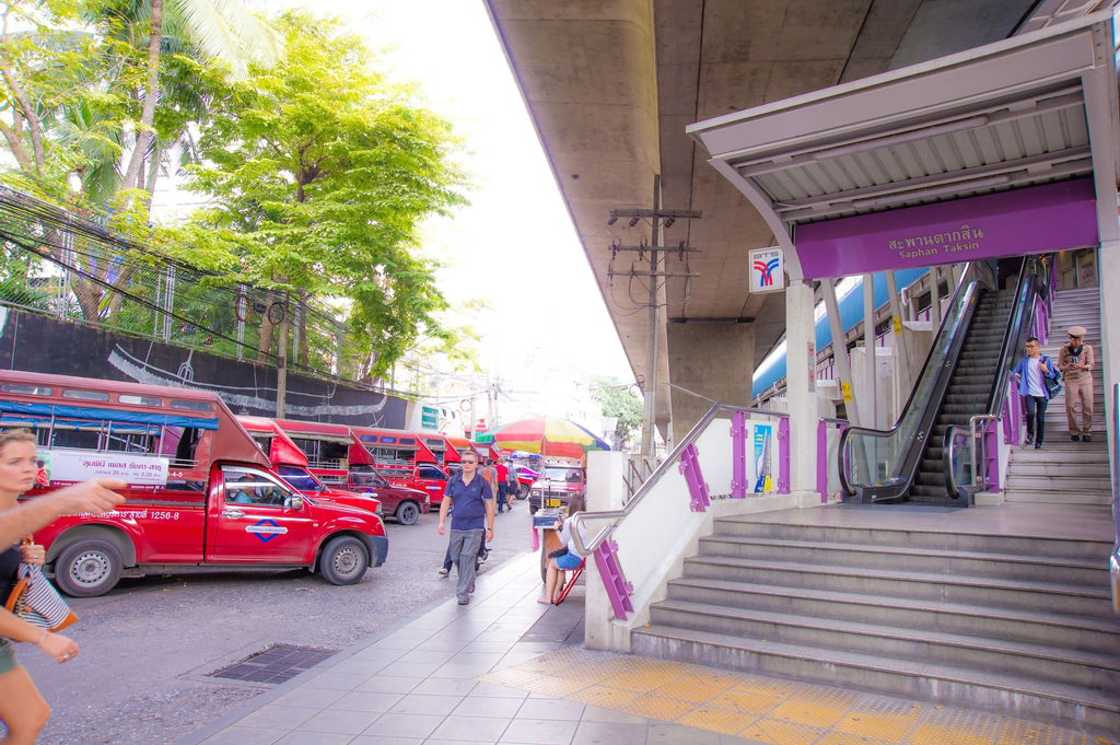 Glur Bangkok, Sathorn