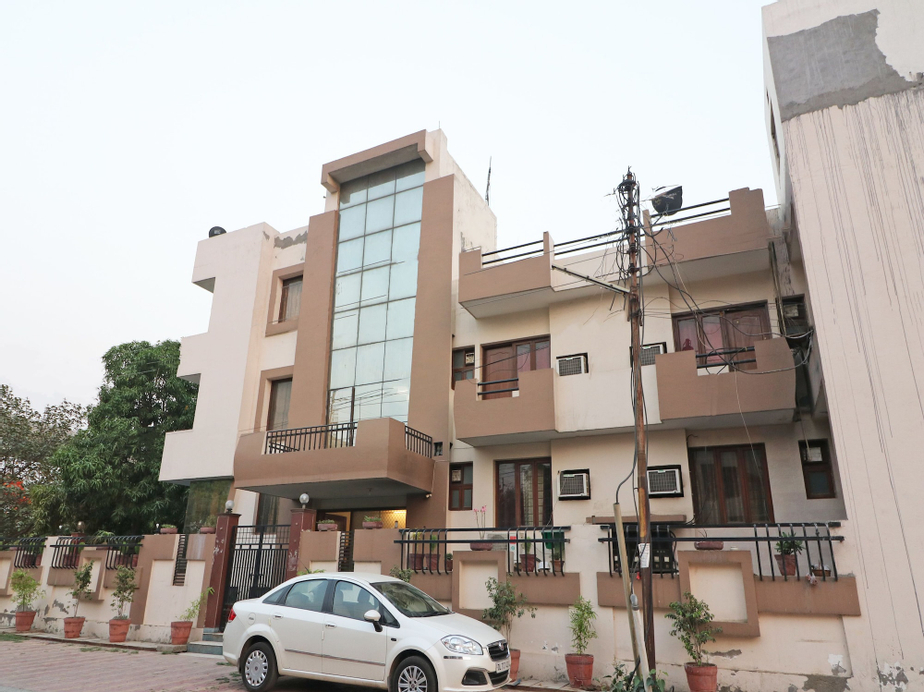 OYO 598 Hotel B K House, Gautam Buddha Nagar