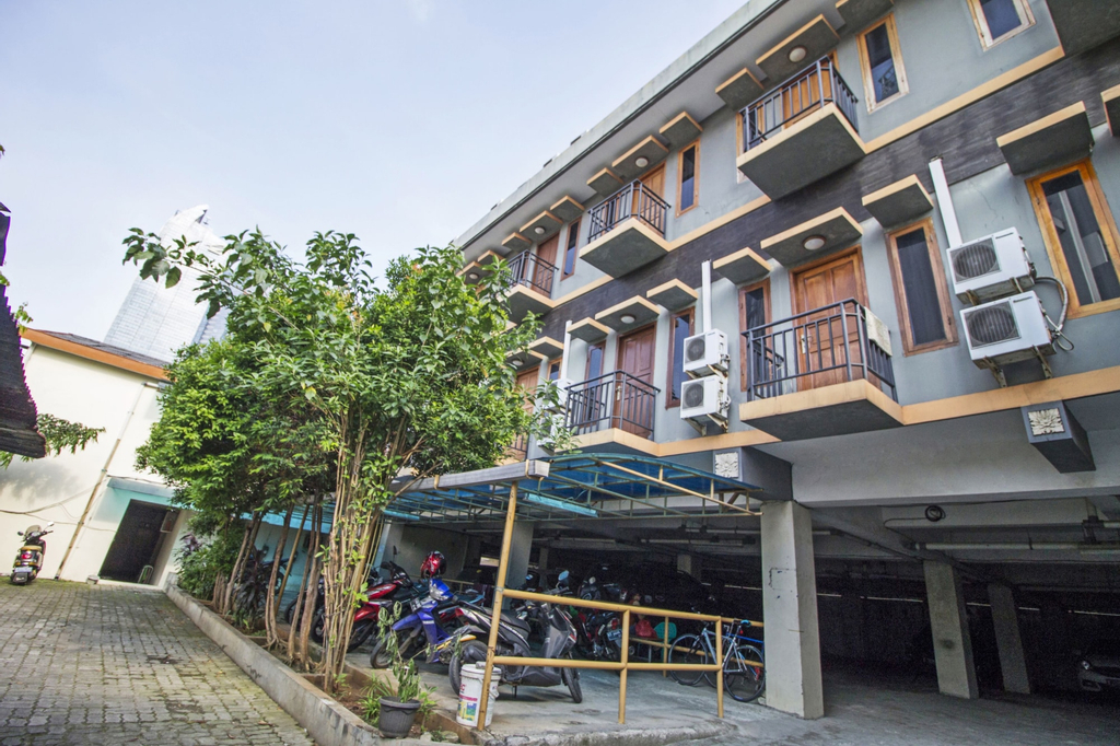 RedDoorz Plus near Ciputra World Kuningan 2, Jakarta Selatan