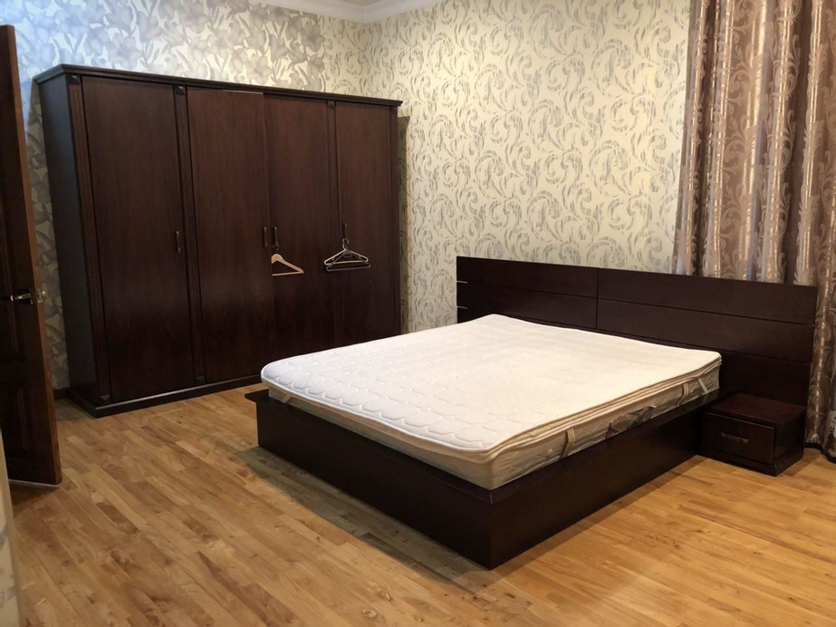 Gonzo Crib, Tashkent City