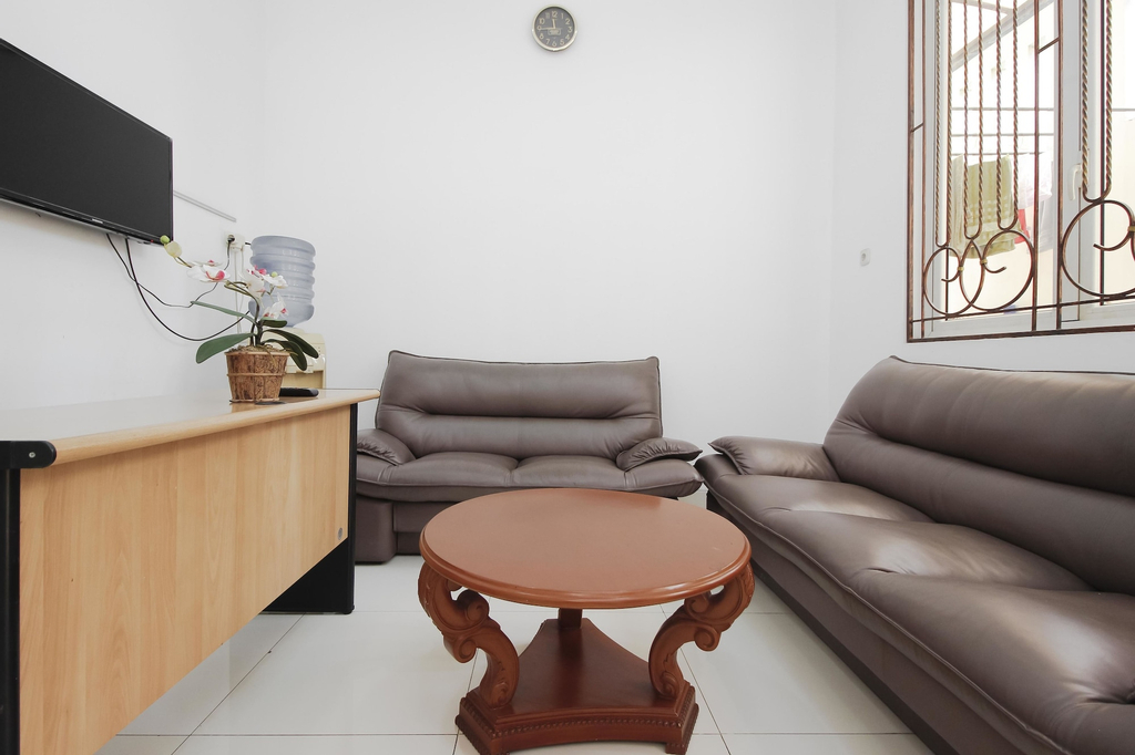 RedDoorz @ Permata Sari Karawaci, Tangerang