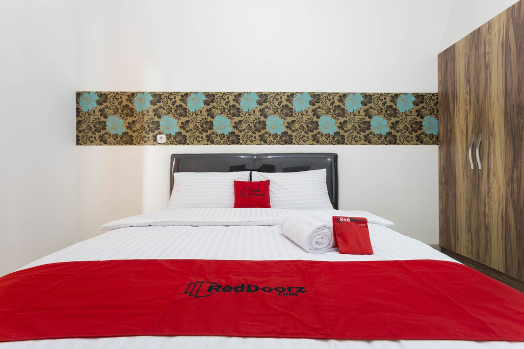 RedDoorz Plus @ Boulevard Residence BSD, South Tangerang
