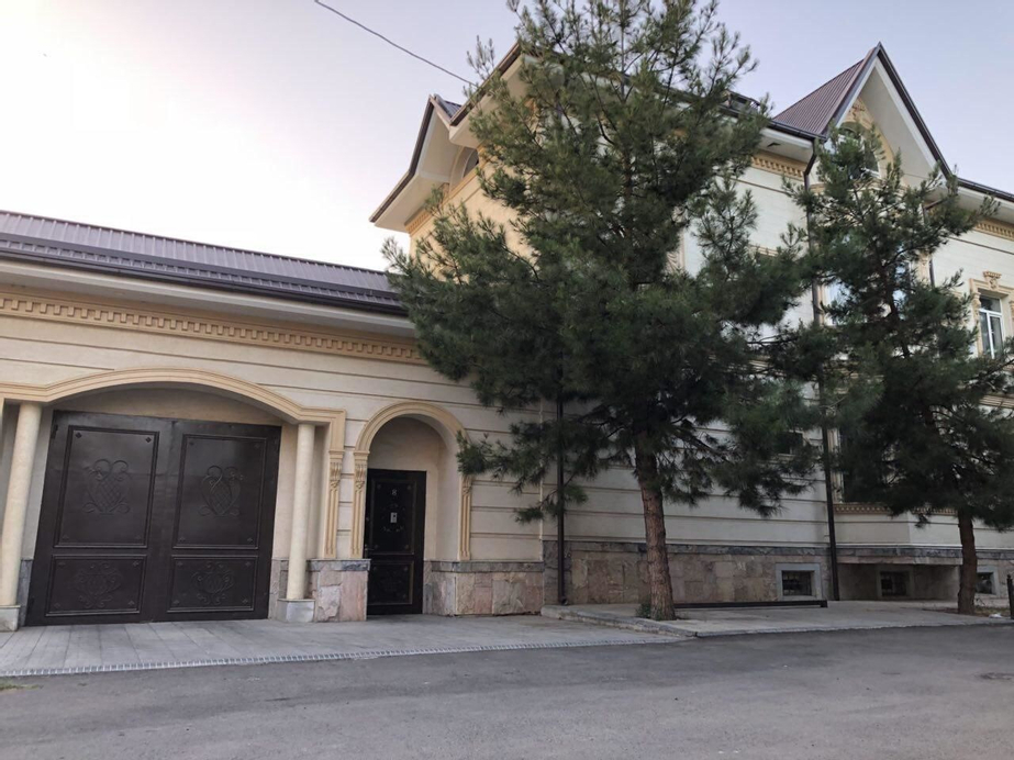 Gonzo Crib, Tashkent City