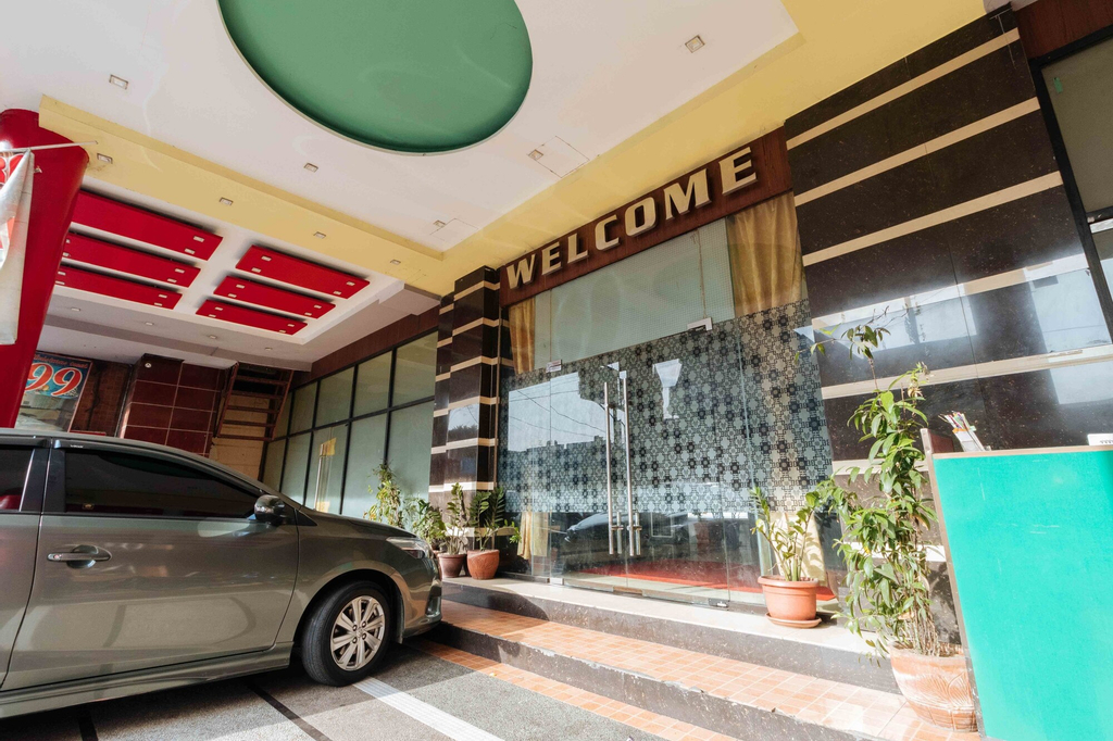RedDoorz near Araneta Center Quezon City, Quezon City