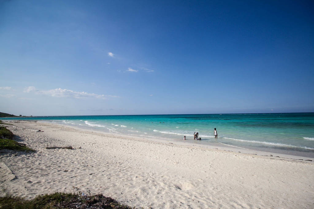 YELLOW CANARY BEACH VILLA,