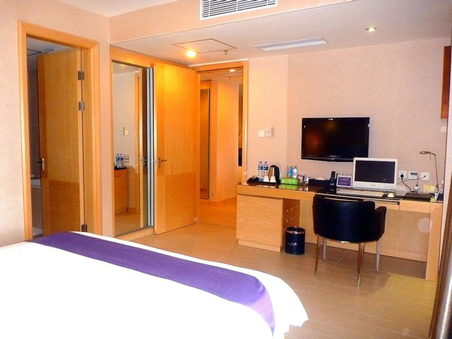 Century Plaza Hotel, Shenzhen