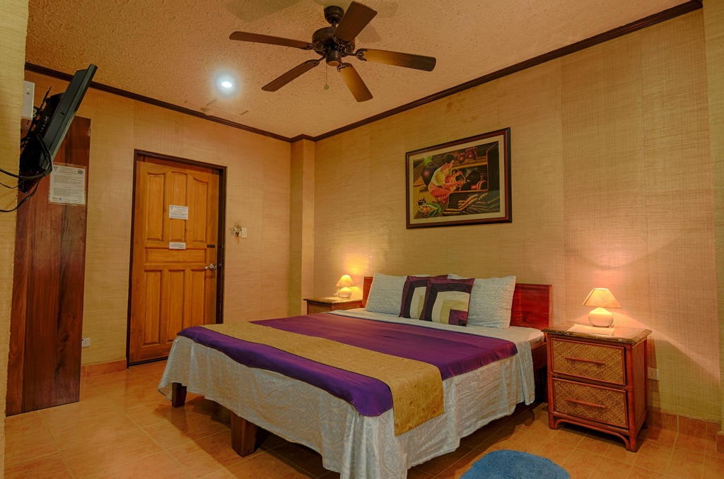 Hayahay Resort, Panglao