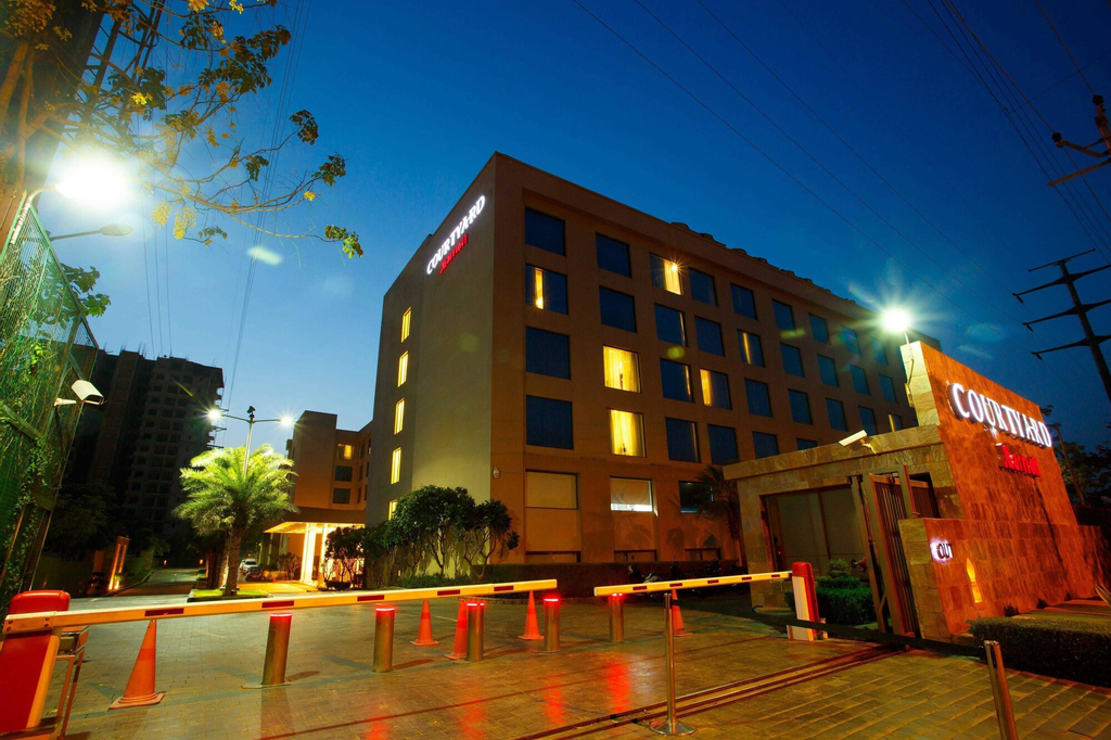 Courtyard by Marriott Agra, Agra