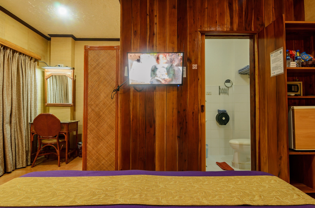 Hayahay Resort, Panglao