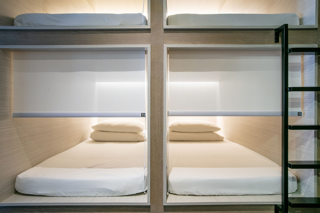 Quarters Capsule Hostel, Singapore River
