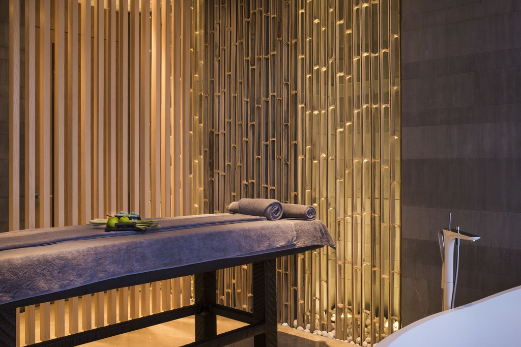 Pullman Saigon Centre, Quận 1