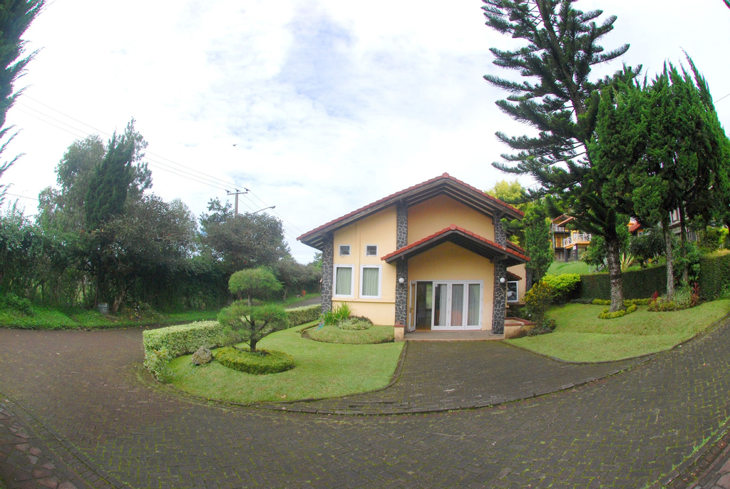  Villa  ChavaMinerva Istana  Bunga  Lembang Bandung Booking 