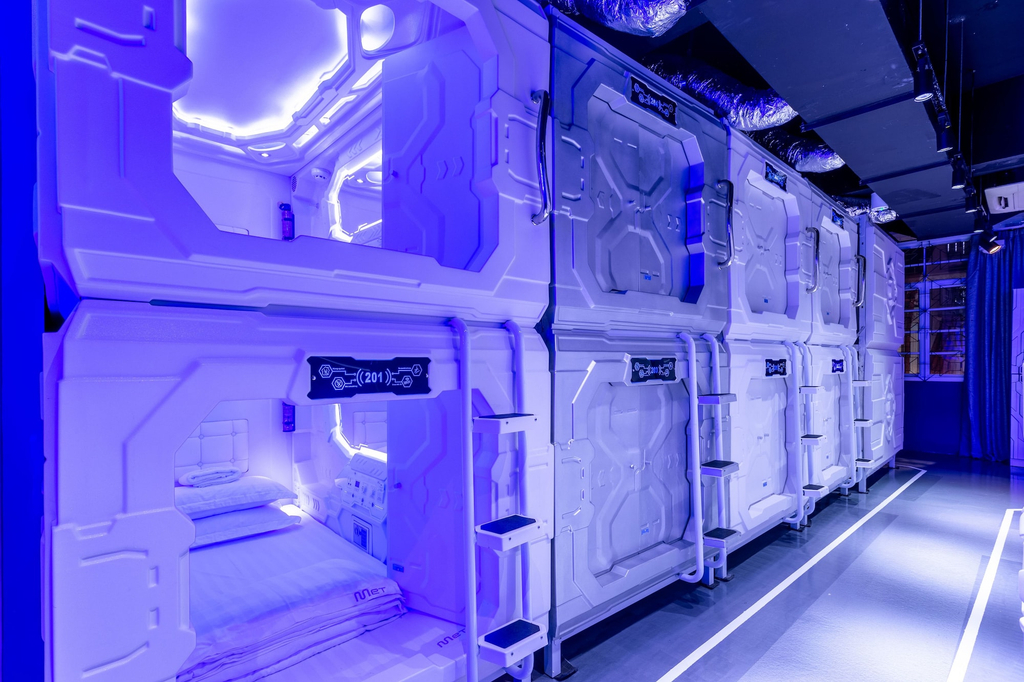 Met A Space Pod @ Arab Street, Rochor